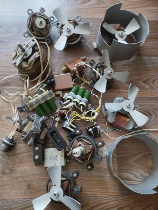 Моторчик электромотор 220В  50Гц  2450 об/мин конденсатор