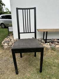 Drewniane krzesła do renowacji
