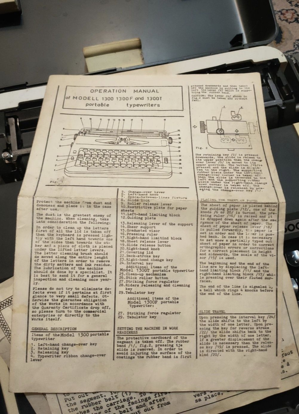 Kompletna sprawna maszyna do pisania Hebros 1300f.