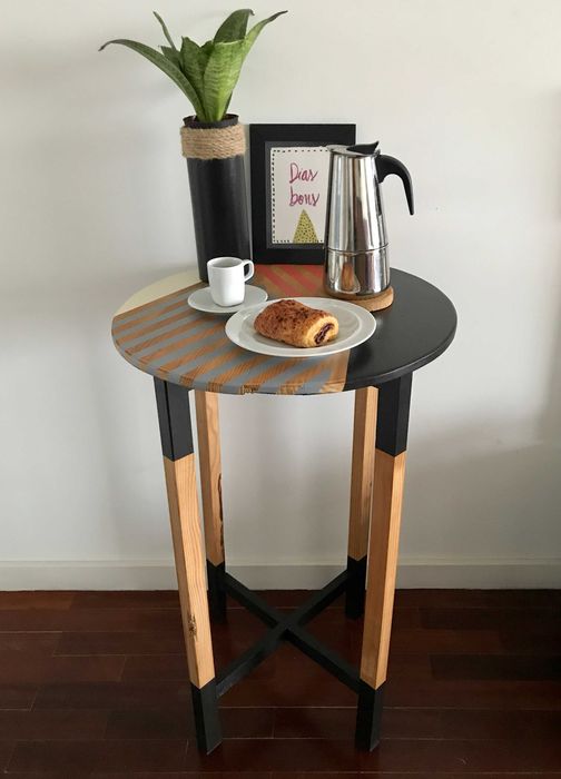 Mesa Camilha (restaurada) / Mesa apoio