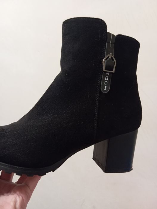 Жіночі зимні чоботи.