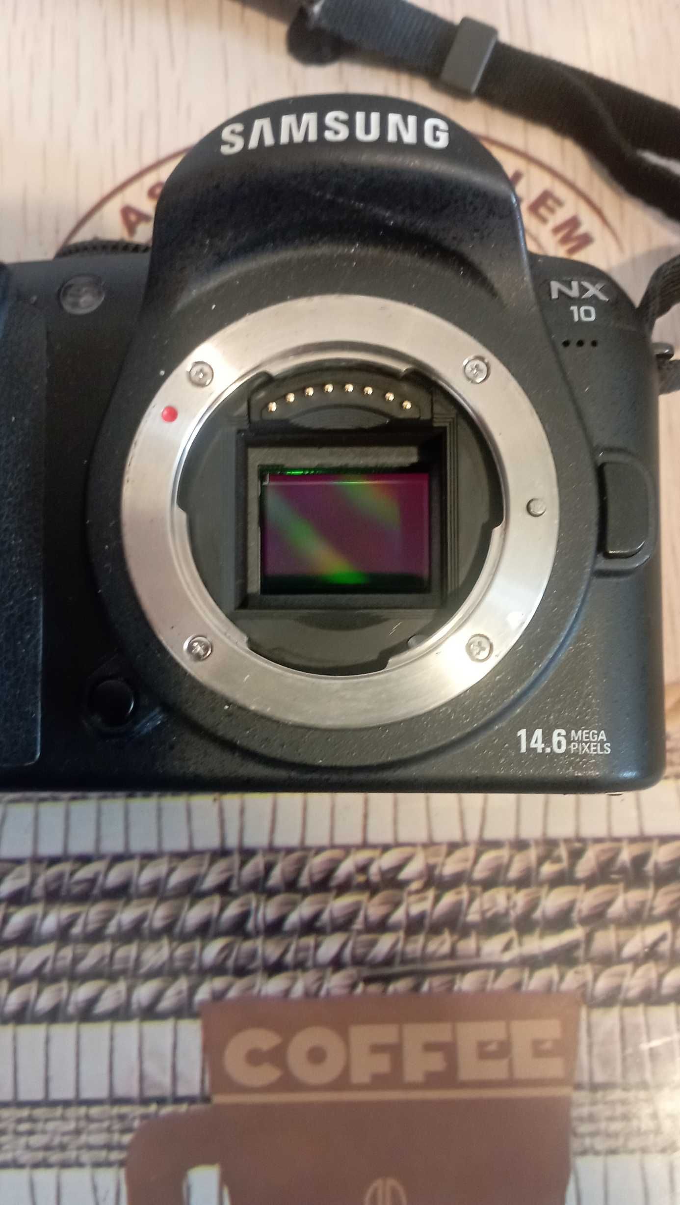 Фотоапарат Samsung NX10
