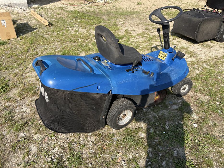 Traktorek z koszem Iseki silnik B&S 6,5 hp.