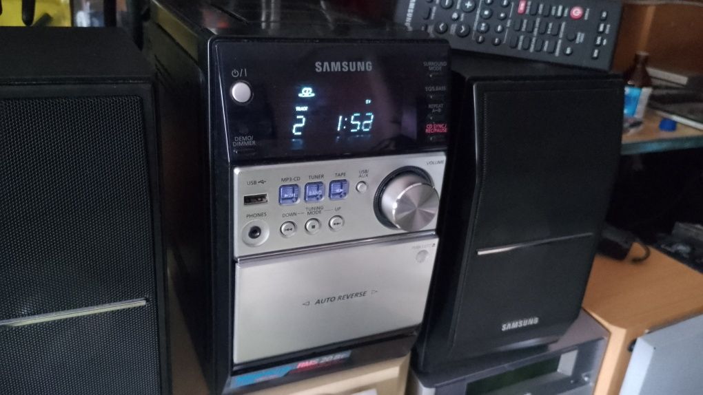 Музыкальный центр Samsung MM-T6 USB, AUX, BT.