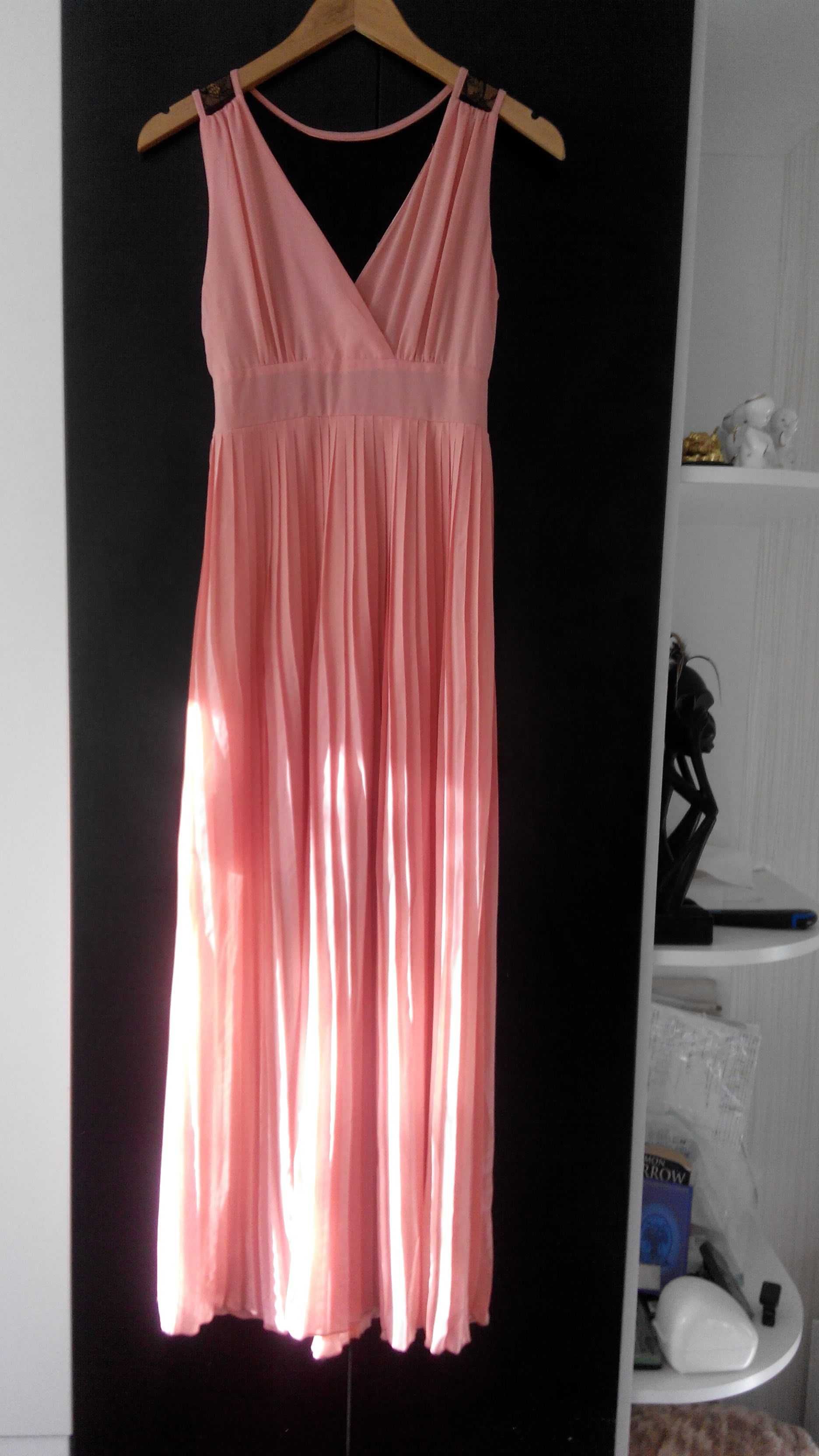Довга сукня персикового кольору.  Вечірня сукня.  Коктельна сукня.