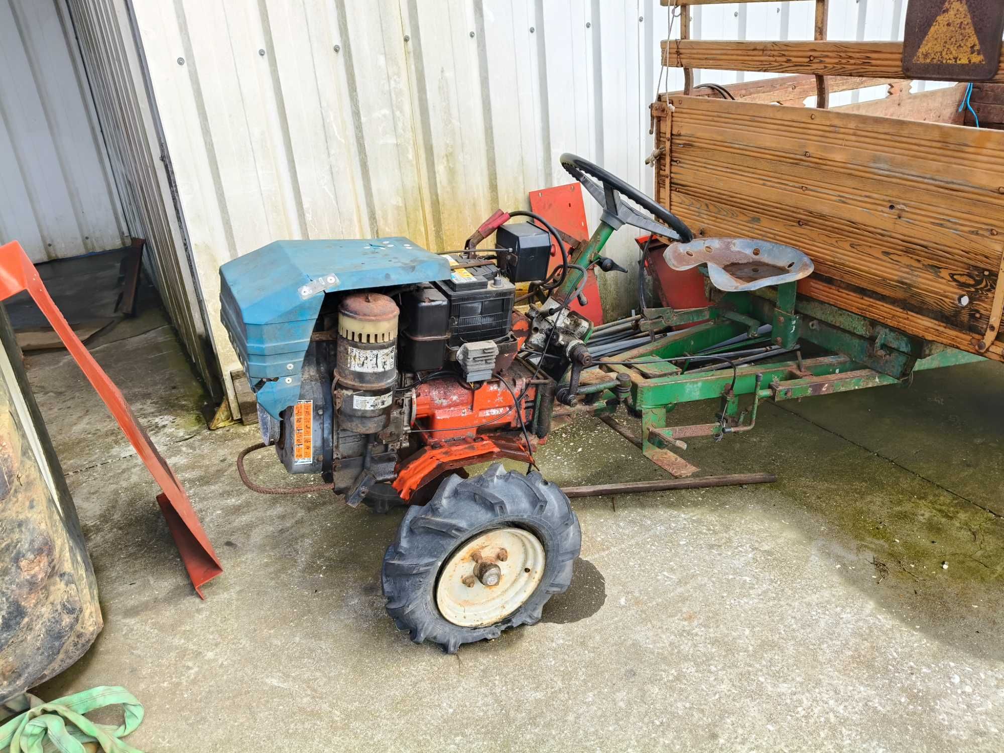 Trator pascoal com motor de arranque