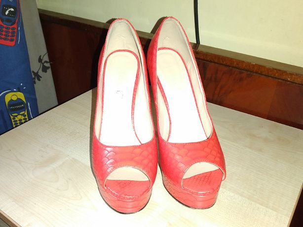 Туфли босоножки красные лабутены Vicont, под кожу, размер 38-й