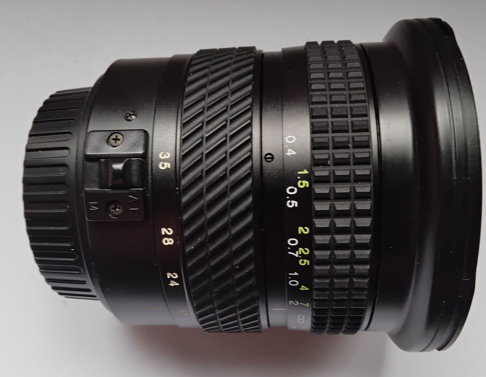 Продаю зум обьектив "Quantaray EF 19-35/3,5-4,5 AF