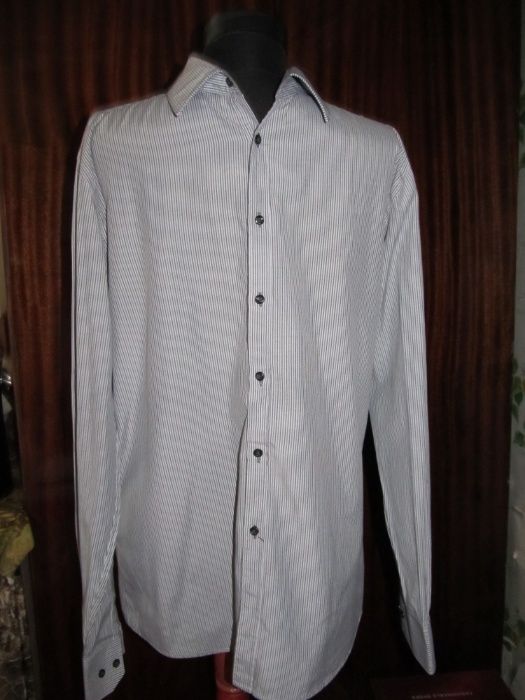 Мужская рубашка в мелкую полоску