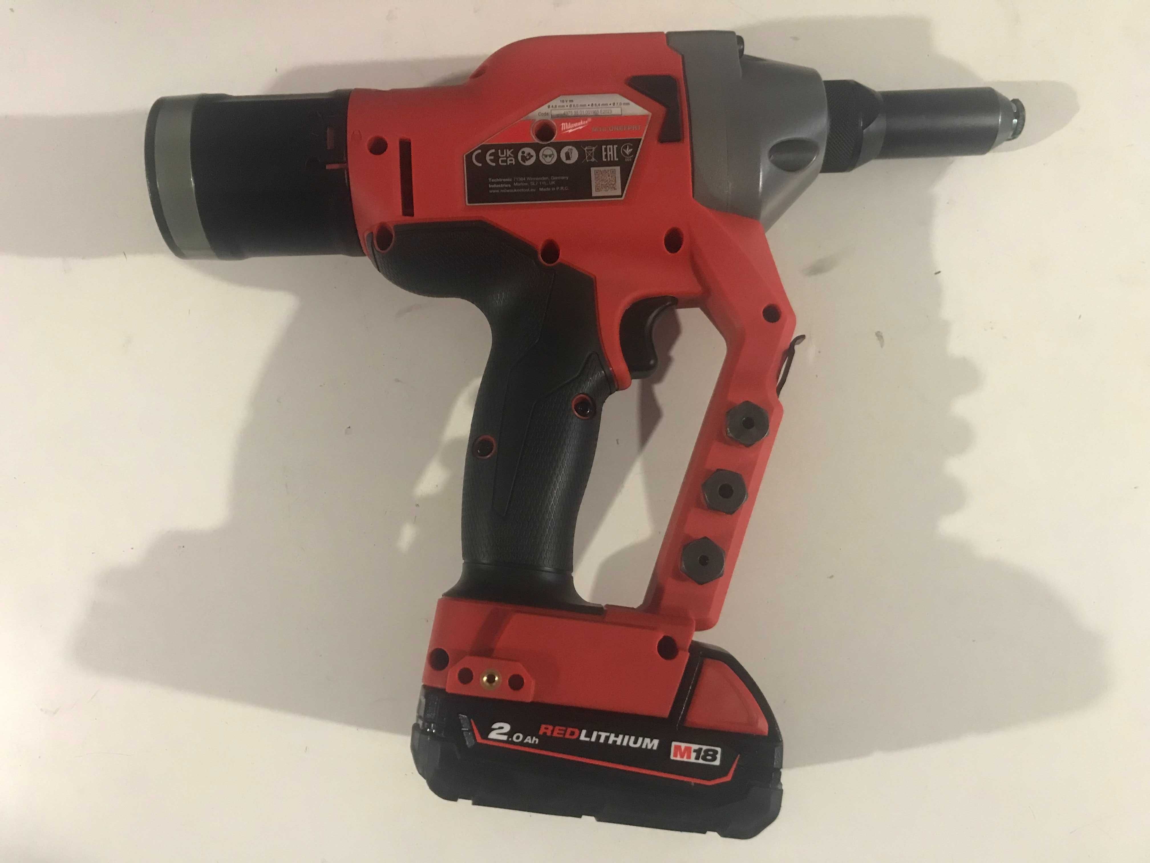 Заклепочник акумуляторний Milwaukee M18 ONEFPRT-202Xз Англії