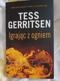 Igrając z ogniem. Tess Gerritsen