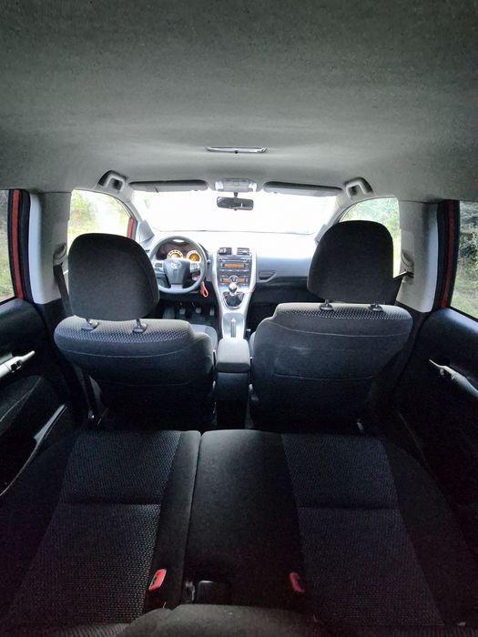 Toyota Auris 1.6 2010r