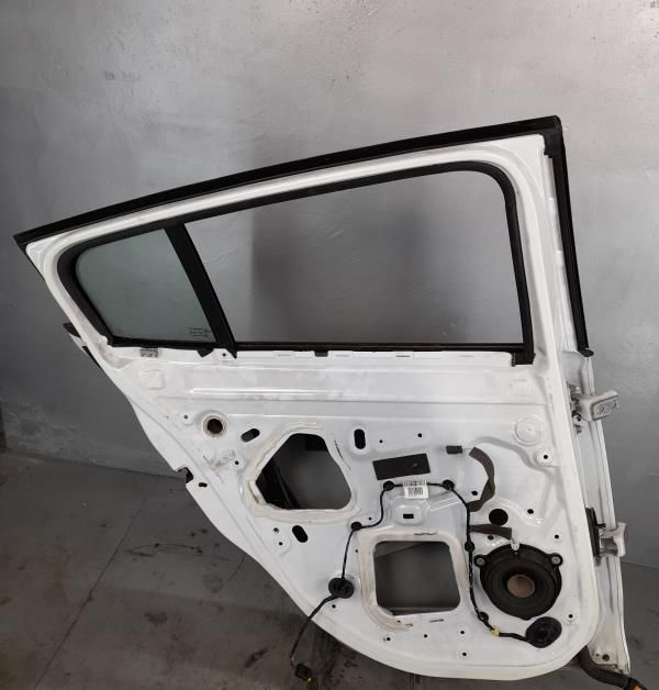 Porta trás esquerda RENAULT Megane III (BZ0_)