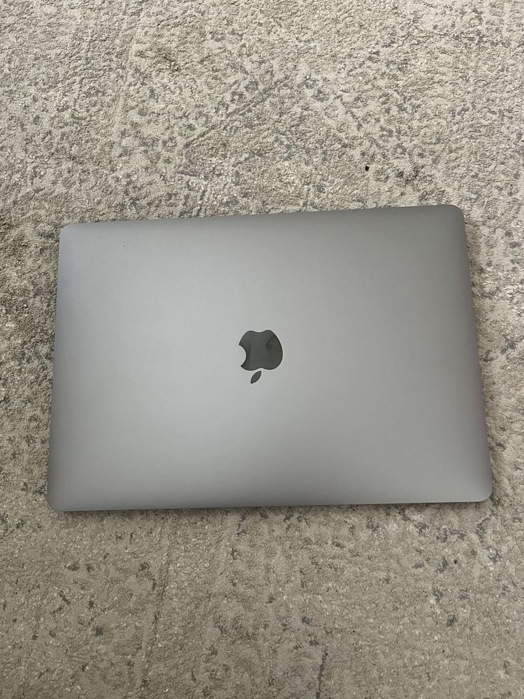 Macbook air 13 2020 core i3 8/256gb