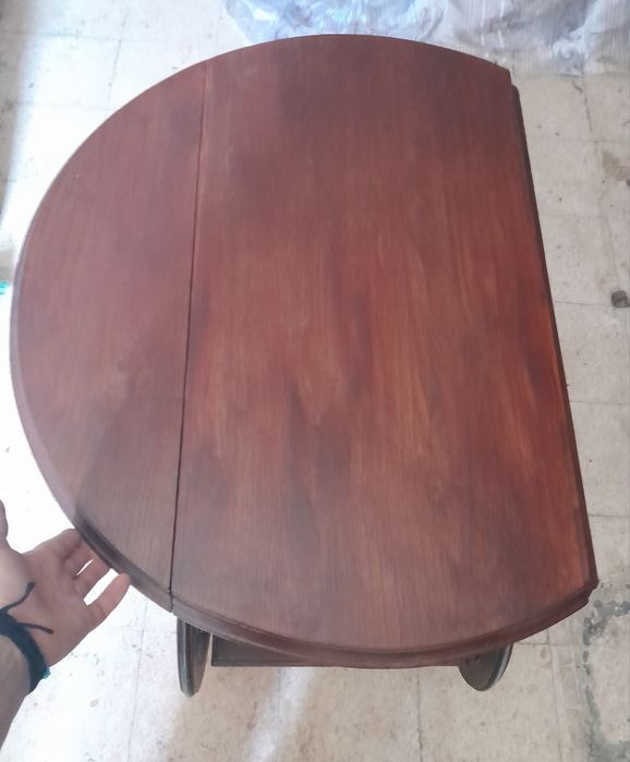 Carrinho bar em madeira.