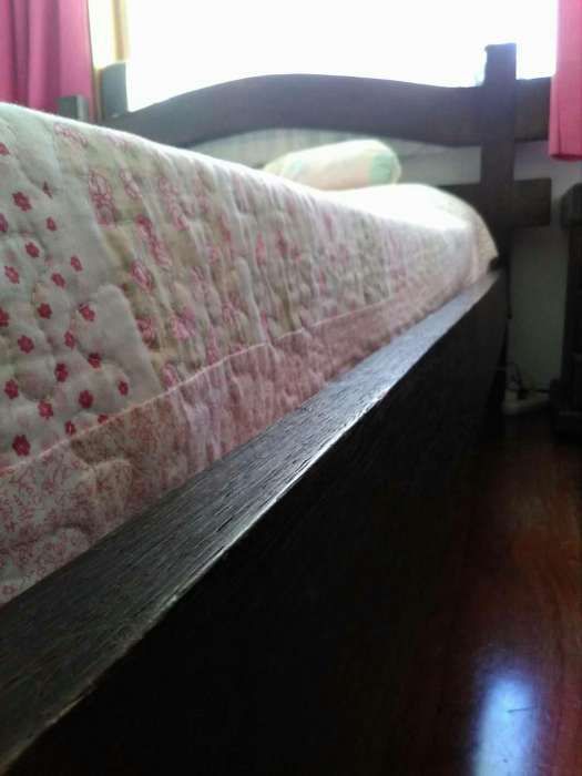 Cama rústica maciça vintage + 2 mesas cabeceira