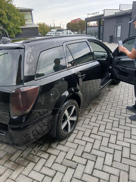 Опель астра h.в гарному стані