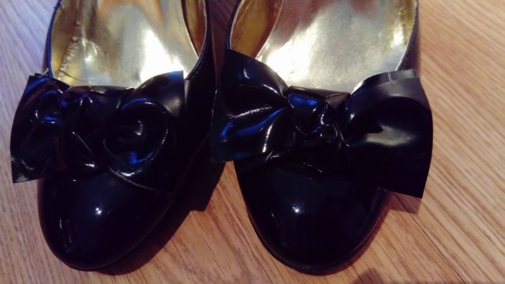 Buty lakierki rozm. 40
