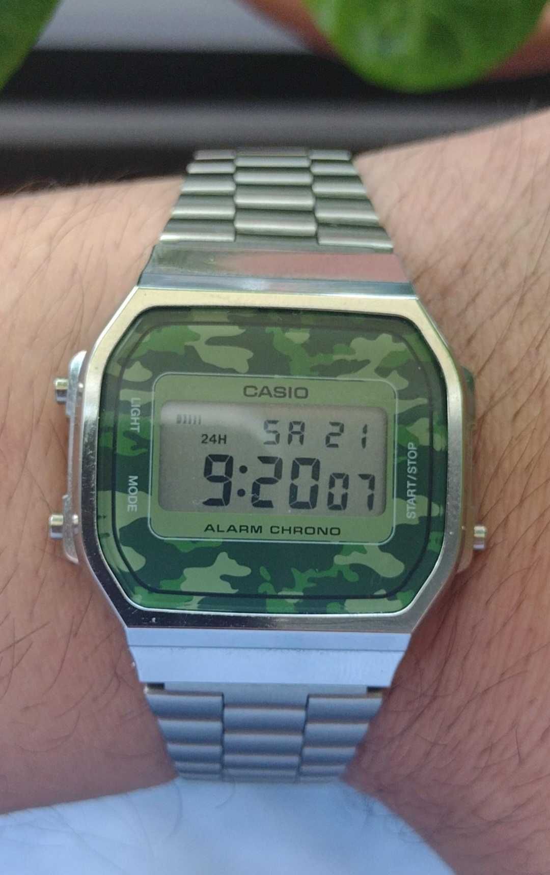 Наручные часы casio.