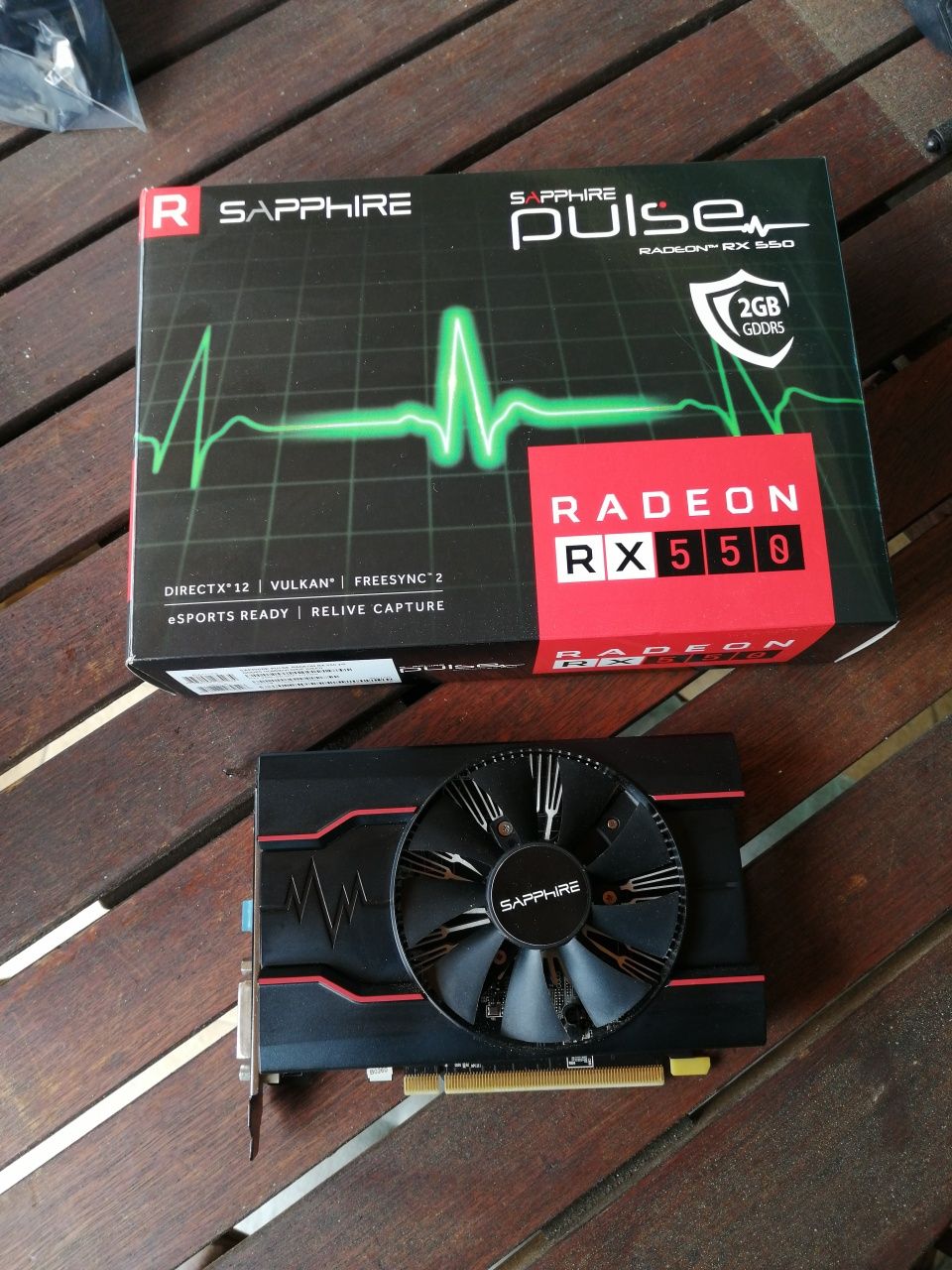 PLACA Grafica Saphire RX 550 como nova, na caixa.