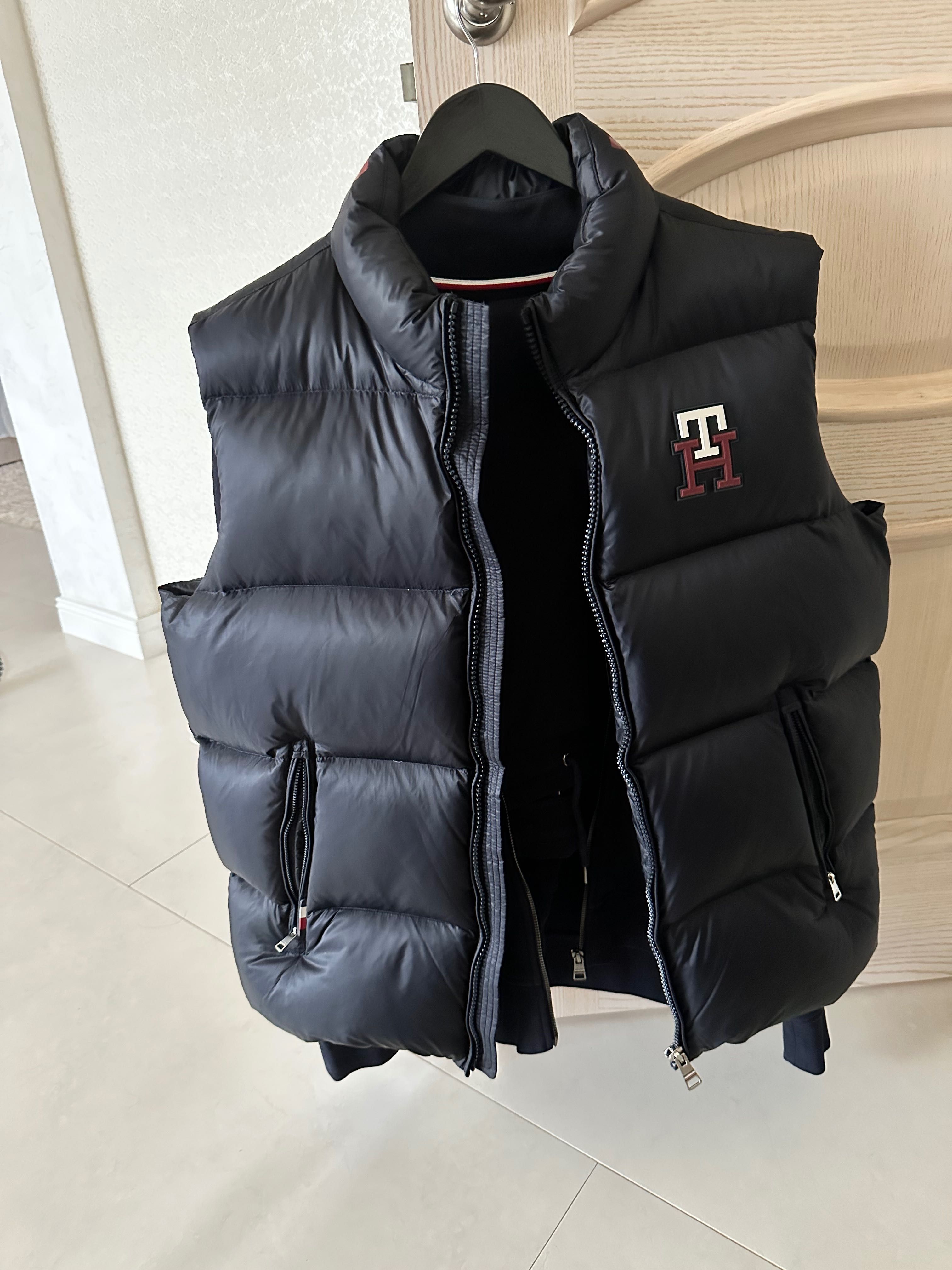 Новая жилетка Tommy Hilfiger XL