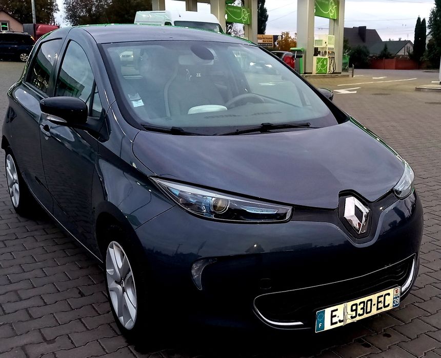 Продам свіжопригнаний автомобіль Рено Зоє 2017р