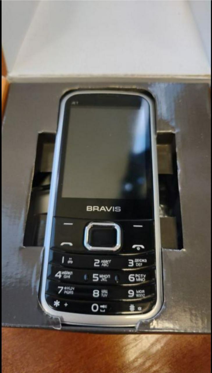 Мобільний телефон Bravis Jet