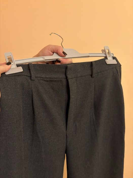 Жіночі штани з вовни