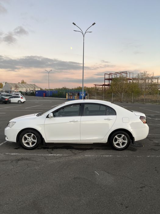 Geely Emgrand EC7 2012