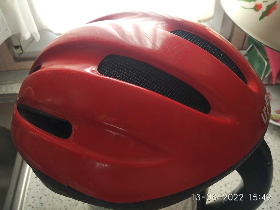 Фирменный качественный велошлем UVEX из Германии.