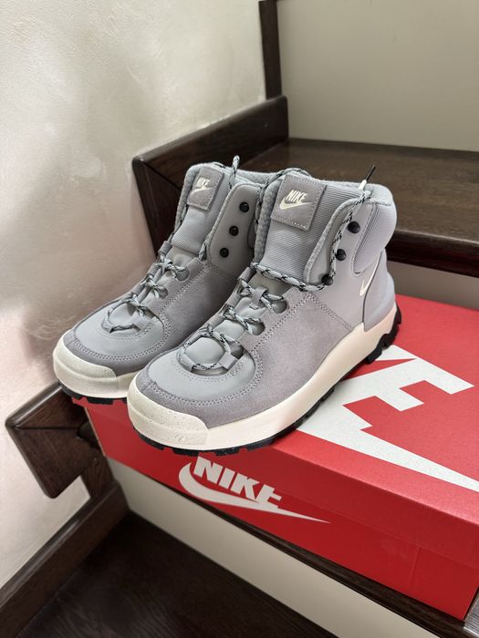 Жіночі Зимові черевики фірми nike