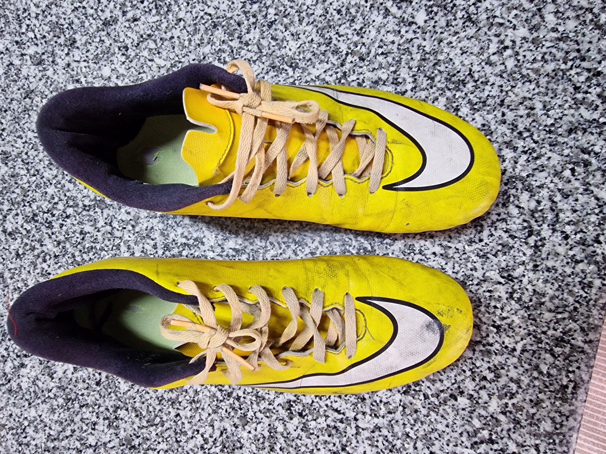Nike mercurial tamanho 43