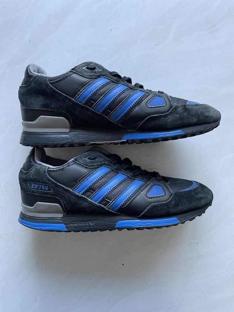 Кроссовки adidas zx 750