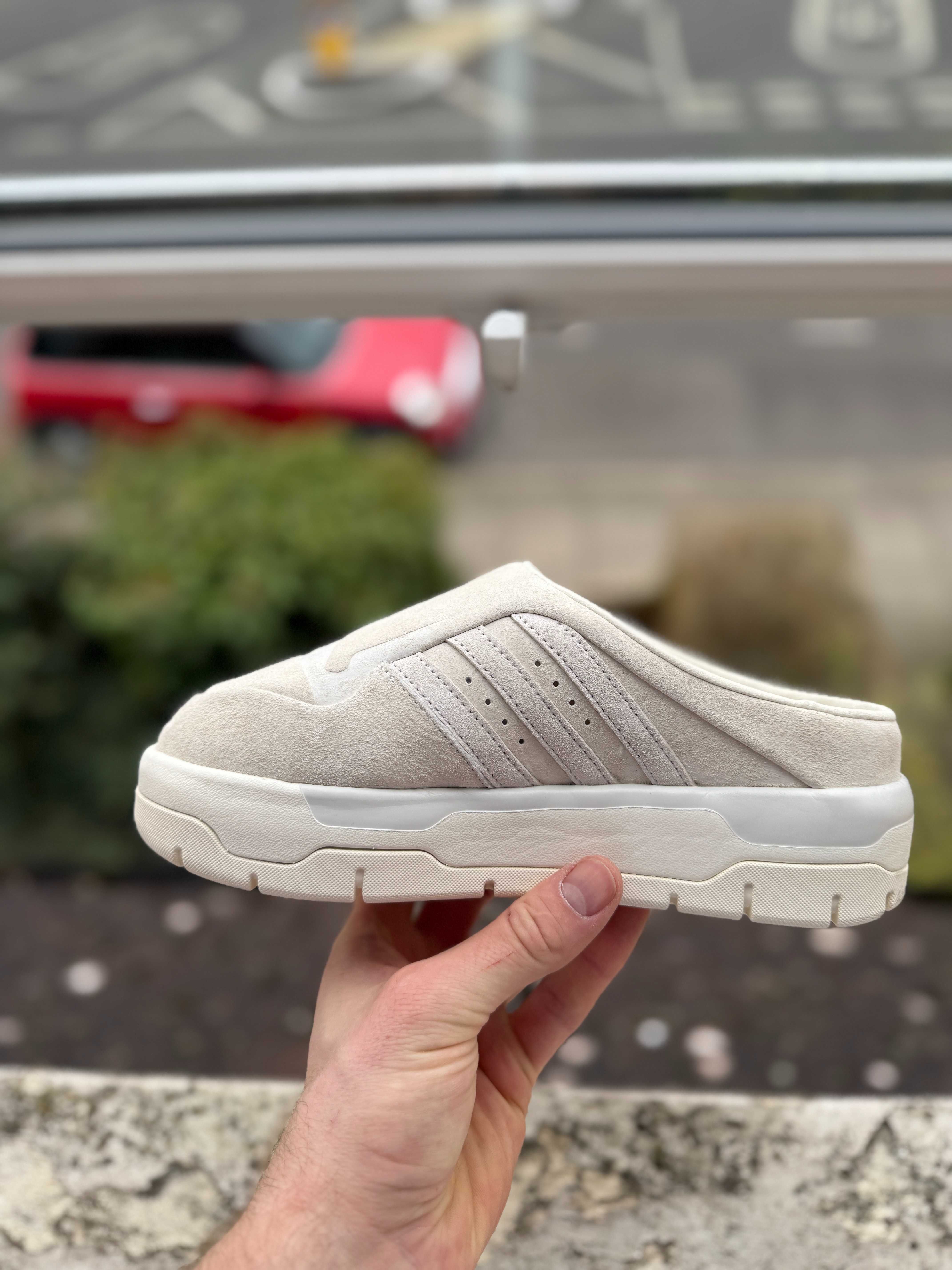 Модні тапочки від Adidas Women's Rivalry Mule замш оригінал див інші