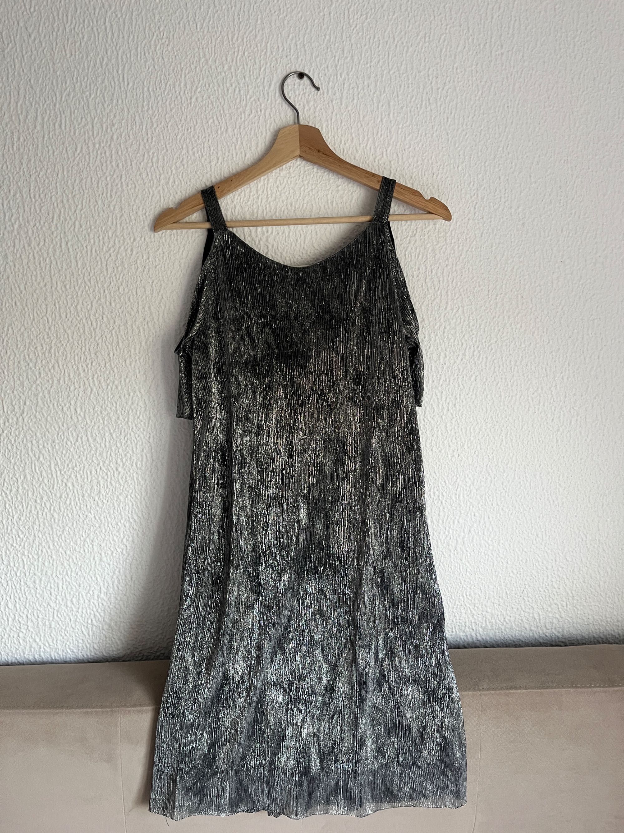 Vestido prateado Mango – glittery & glam (XS)