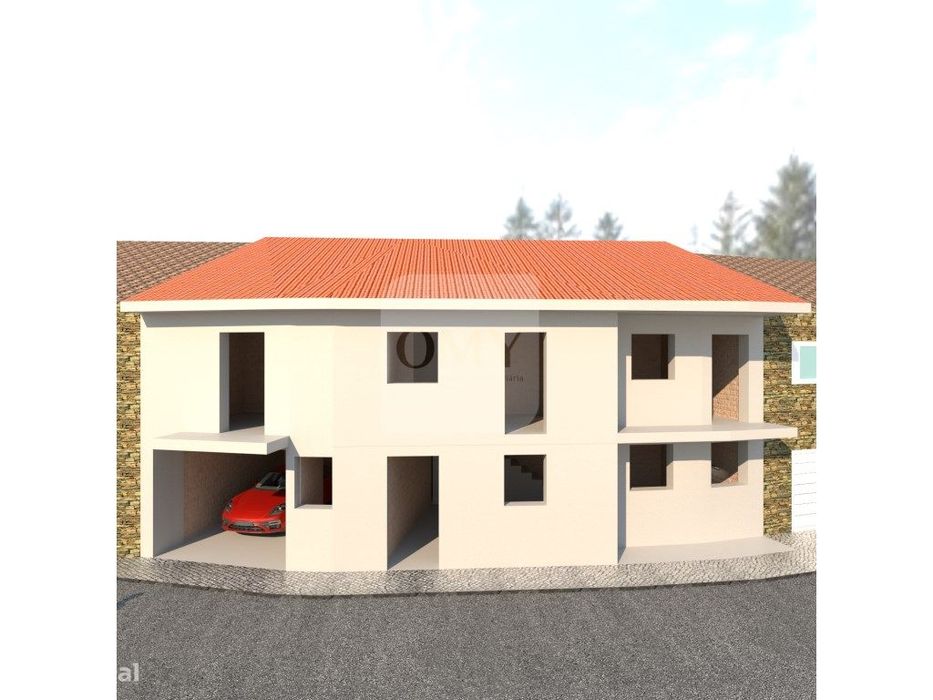 Venda em Estrutura de Moradia T3 no centro de Alijó