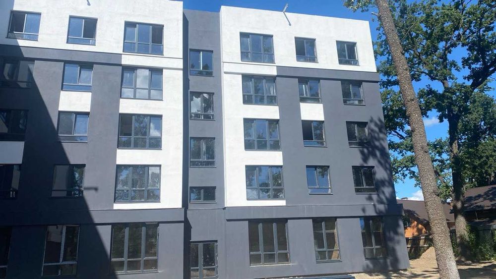 Продаж однокімнатної квартири з власним двориком