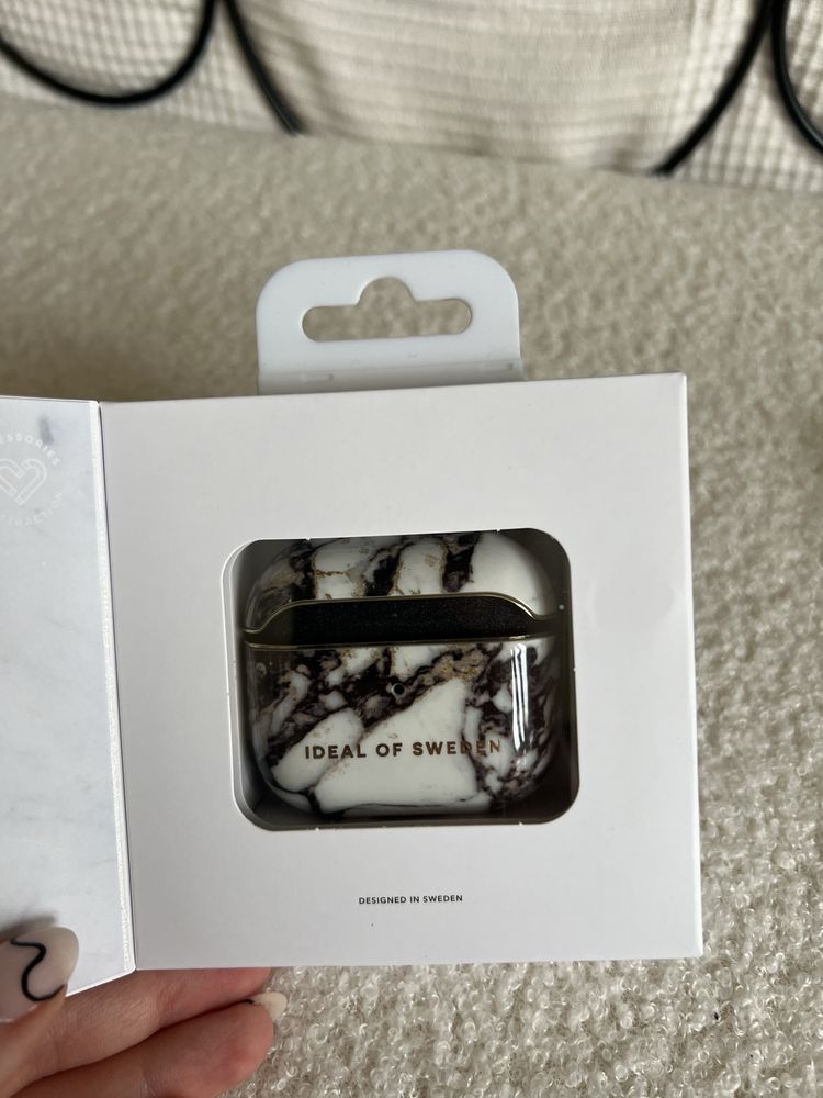 Etui na słuchawki air pods ideal of sweden