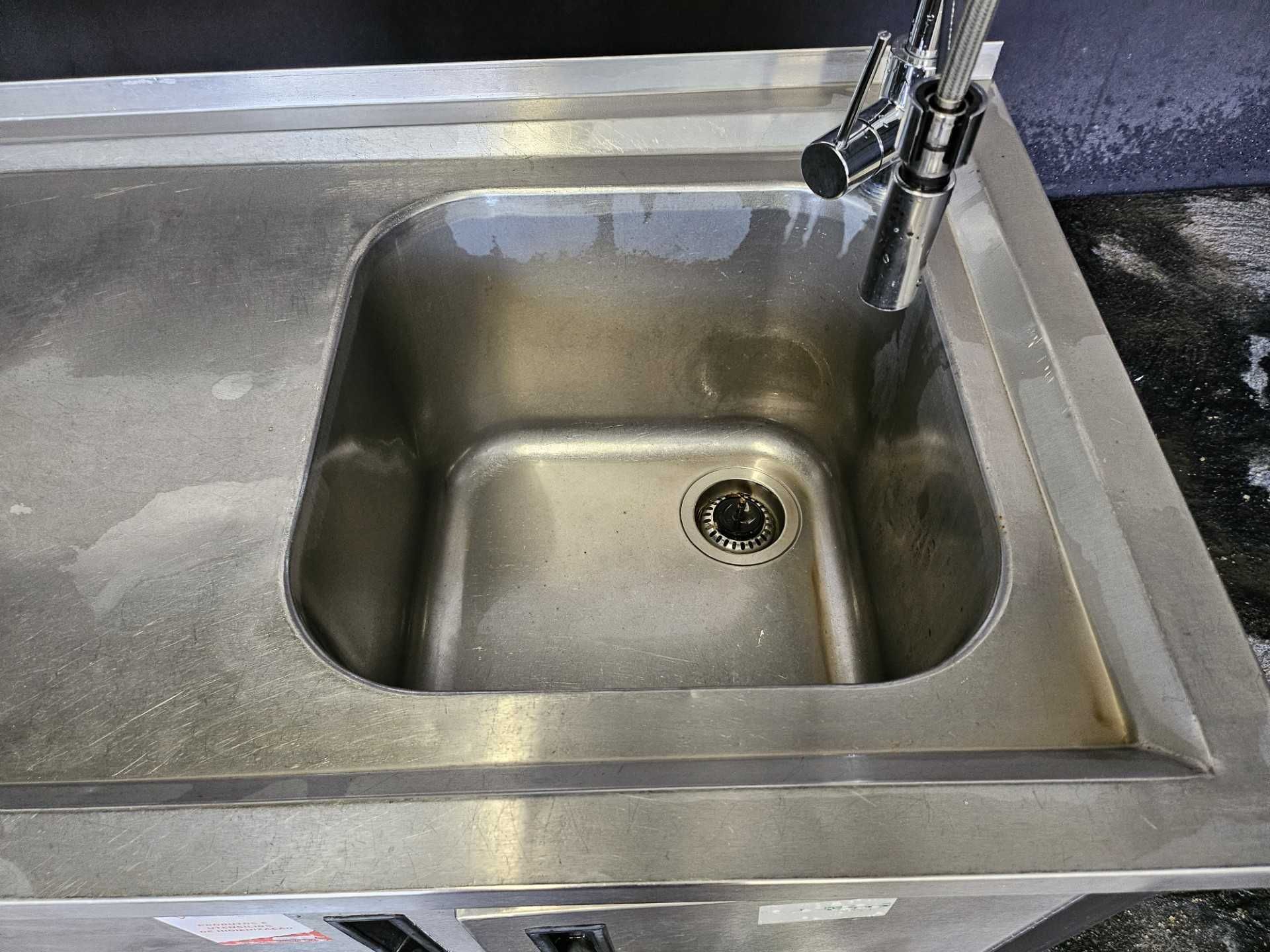 Bancada em inox com lava loiça