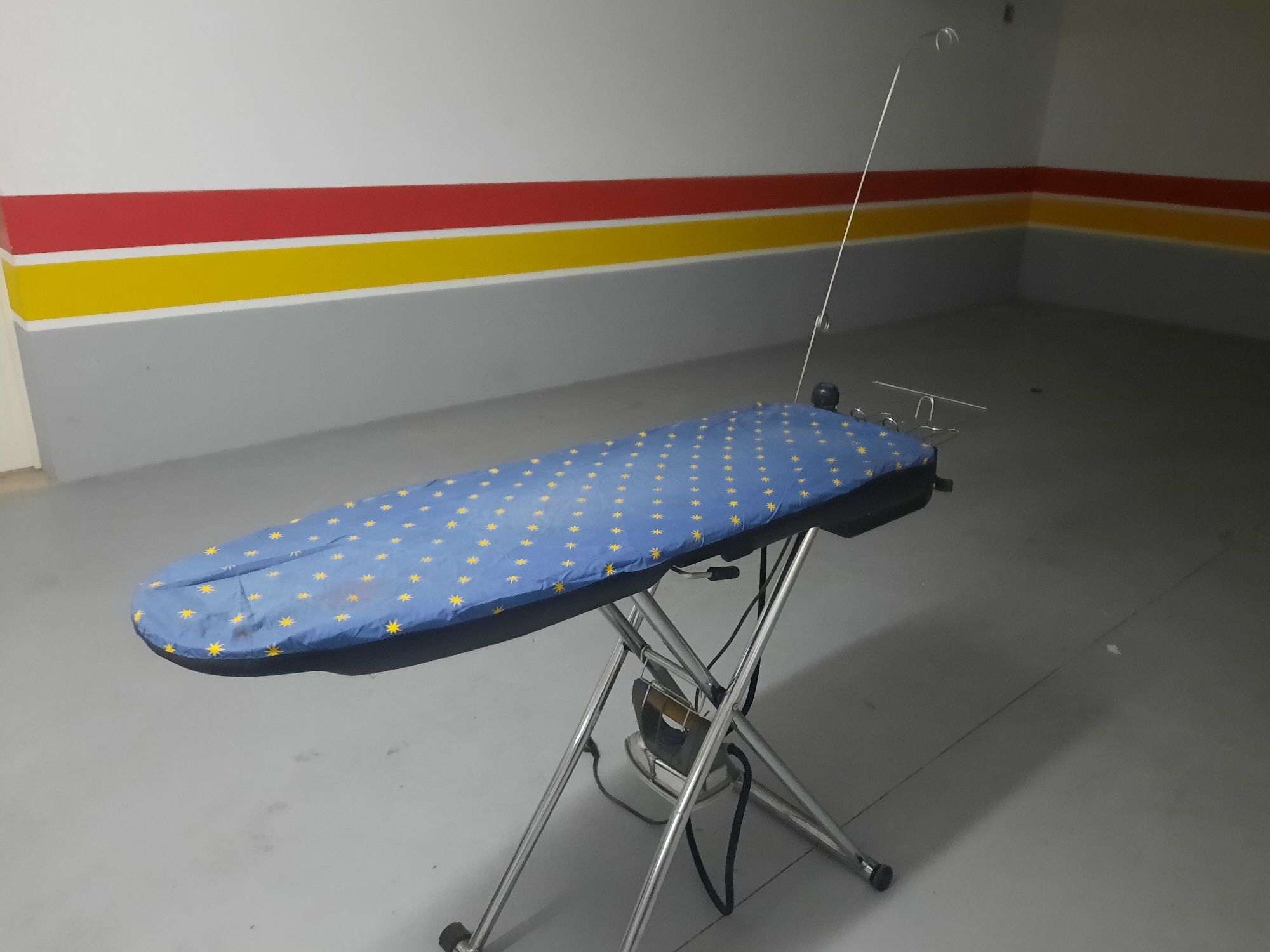 Mesa de passar a ferro profissional
