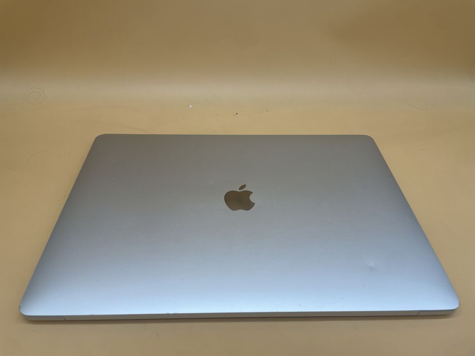 Macbook pro 15.4 2018 i7 2.6 ghz 6 ядер