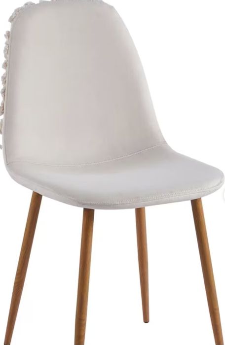 Cadeiras boho bordadas atras homestaging