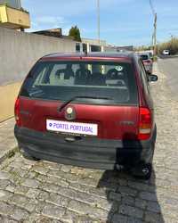 Opel Corsa, muito bom estado, pequenos detalhes para fazer