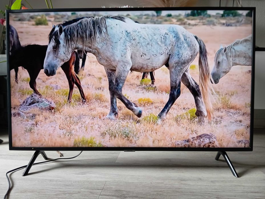 TV 43cale Samsung -UE43RU7102K-4K-HDR,Wi-Fi,Bluetooth,SmarTv Kompletny