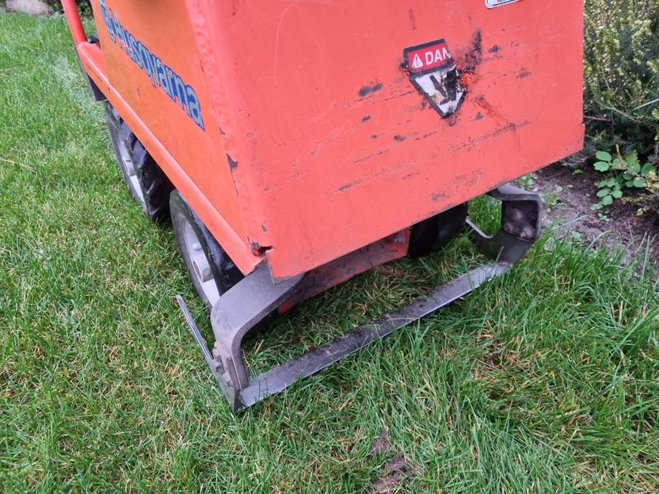 HUSQVARNA SC18CE  maszyna do zdejmowania darni