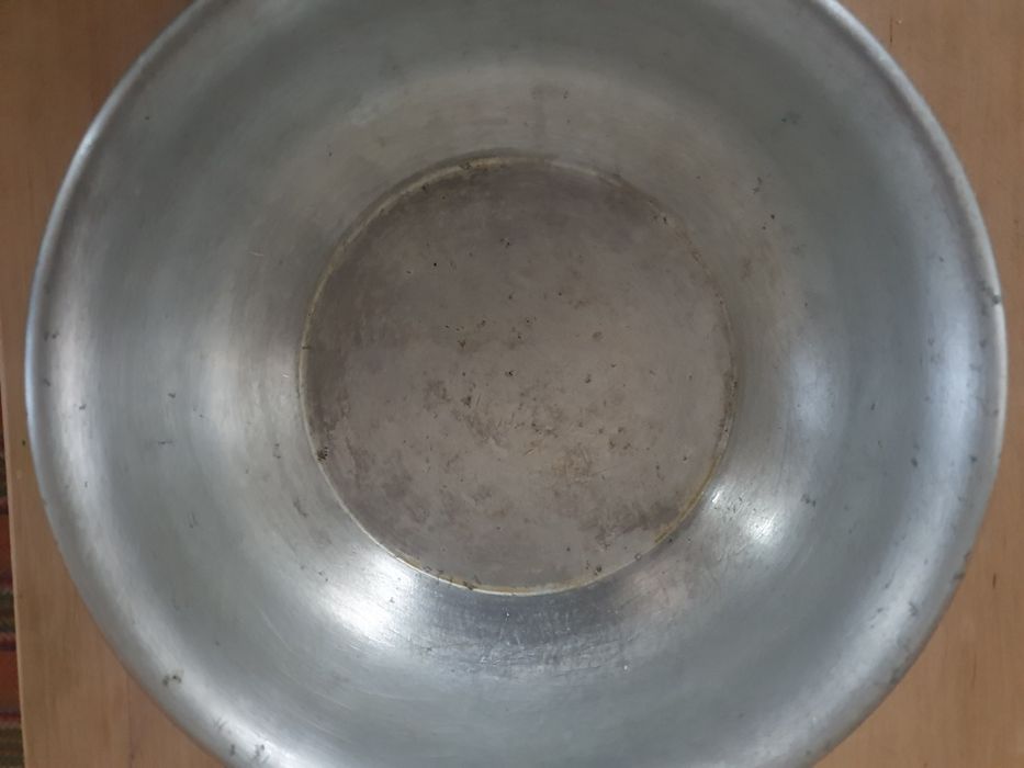 Тарілка з алюмінію