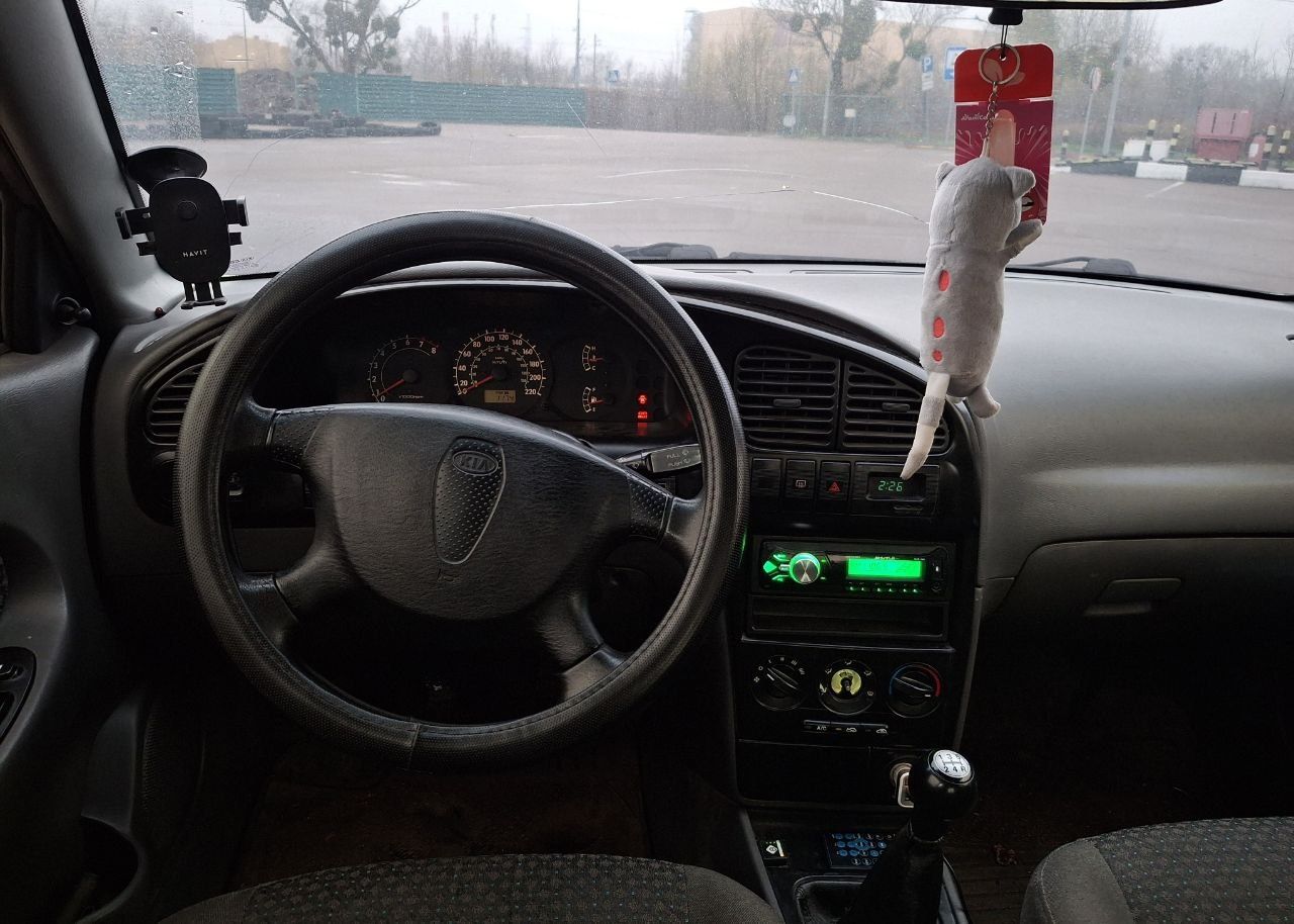 Кіа шума 2 2003 ,
