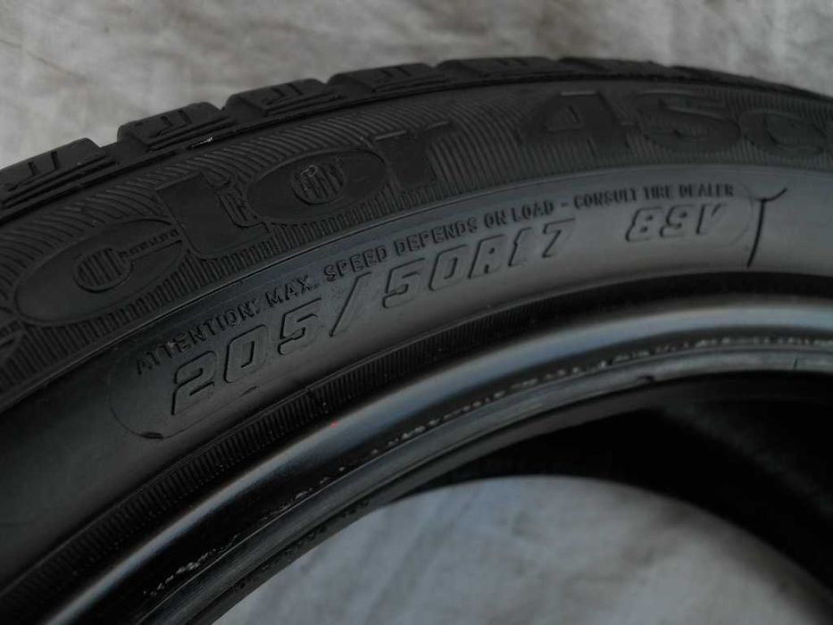 2 opony całoroczne GOODYEAR Vector 4Seasons 205/50 R17 89V (2x6,5mm)