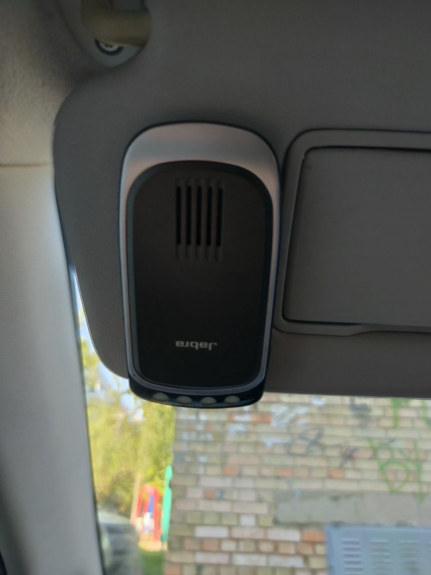 Громкая связь в авто Bluetooth jabra