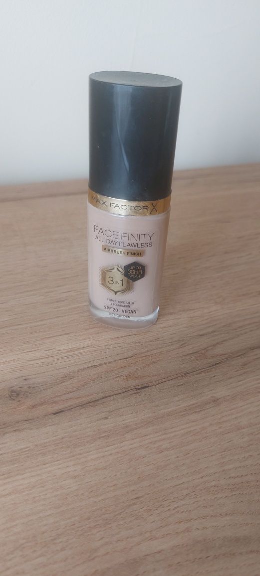 Facefinity 3w1 Max Factor podkład